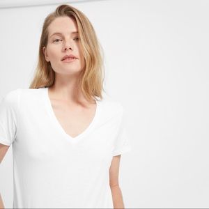Everlane Cotton V-Neck White